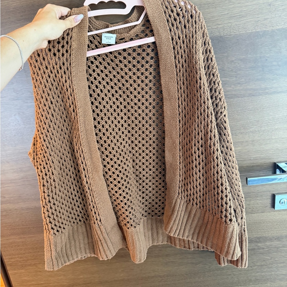 Abercrombie & Fitch Open Knit Sleeveless Cardigan in Brown